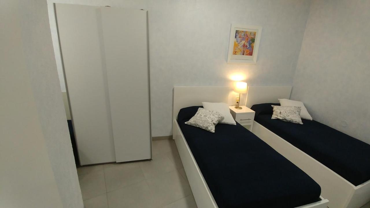 Apartament Oasis B3 Roses Exterior photo